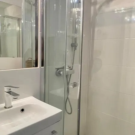 Apartment Climatise Avec Coin Nuit Et Piscine Proche - Fr-1-748-25 Canet-en-Roussillon